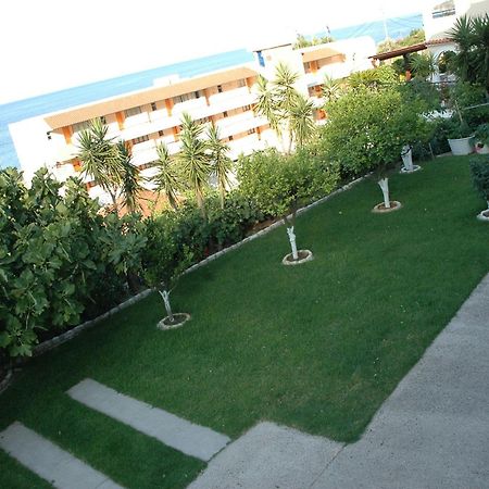 Makis Studios & Apartments Poros  Dış mekan fotoğraf