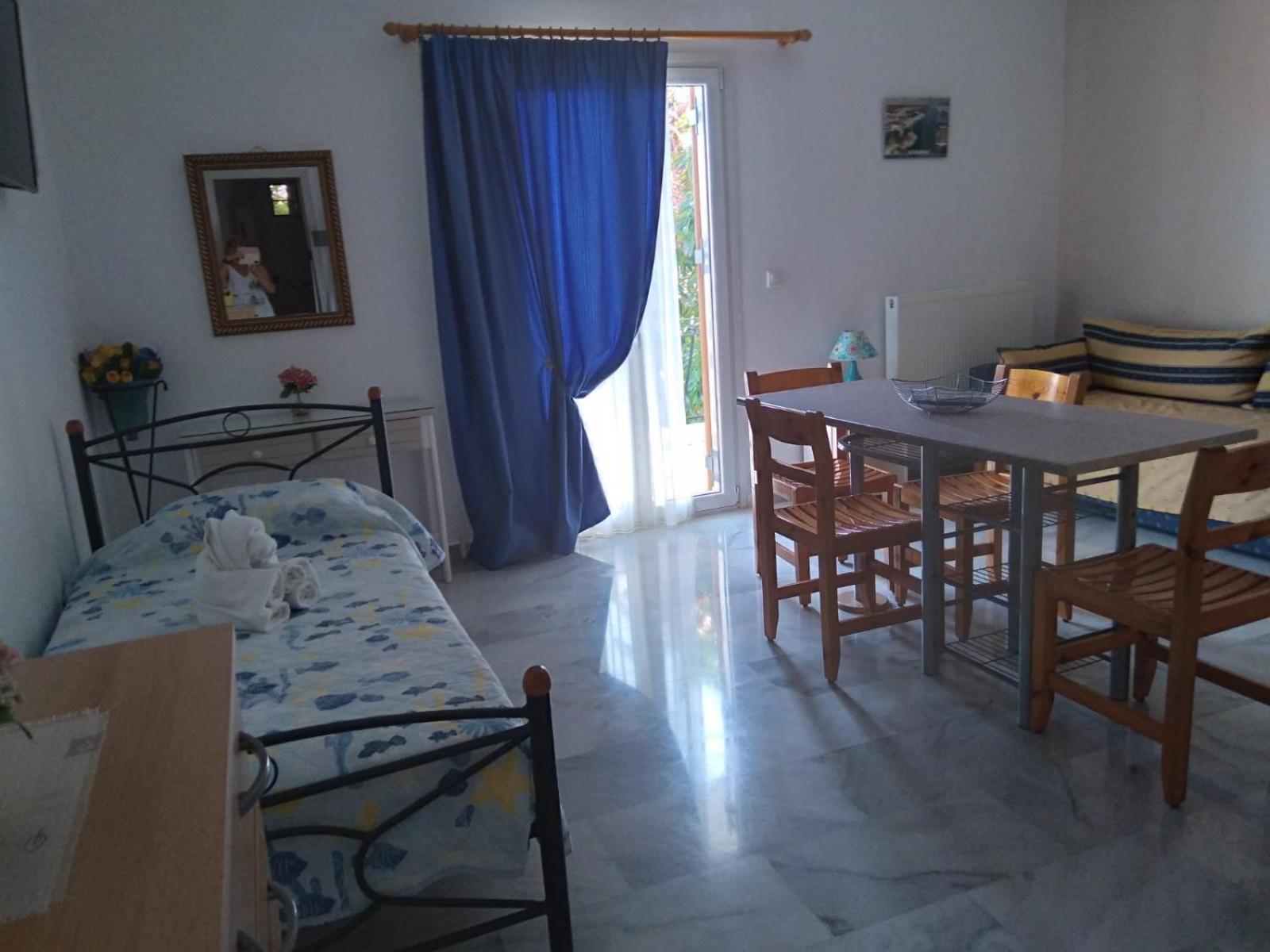 Makis Studios & Apartments Poros  Dış mekan fotoğraf