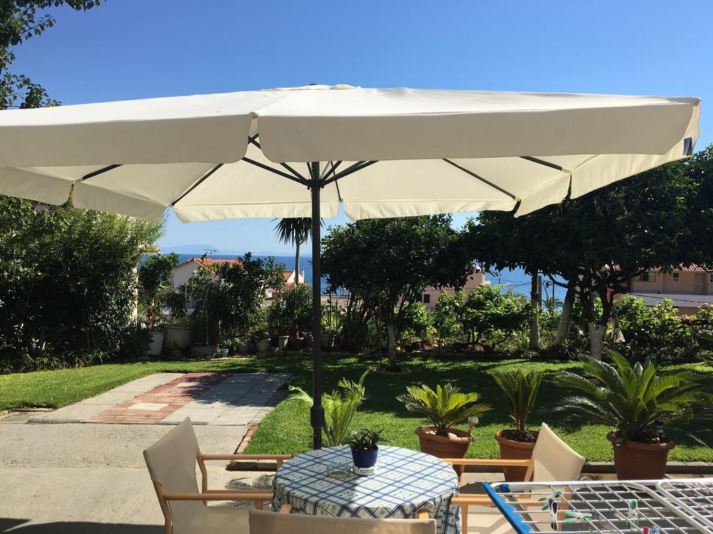Makis Studios & Apartments Poros  Dış mekan fotoğraf