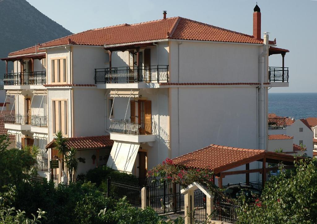 Makis Studios & Apartments Poros  Dış mekan fotoğraf