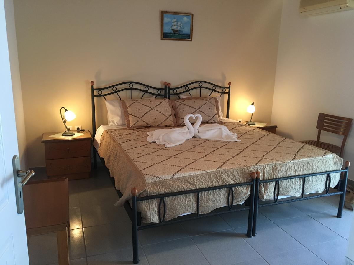 Makis Studios & Apartments Poros  Dış mekan fotoğraf